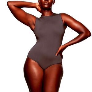 SKIMS Raw High Crew Neck Gunmetal Gray Bodysuit Sz 4X/5X NWOT